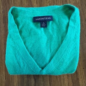 100% cashmere v- neck sweater from Lands End • Small 6-8• soft spring green